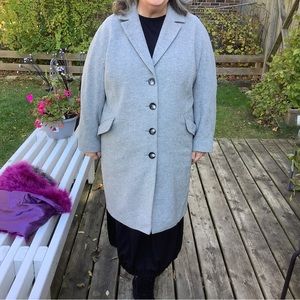 Grey beautifully lined grey coat